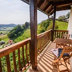 Sunny At Vineyard Vakantiehuis