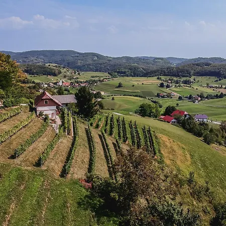 Prázdninový dům Sunny At Vineyard *