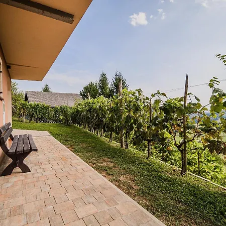 Sunny At Vineyard בית נופש *